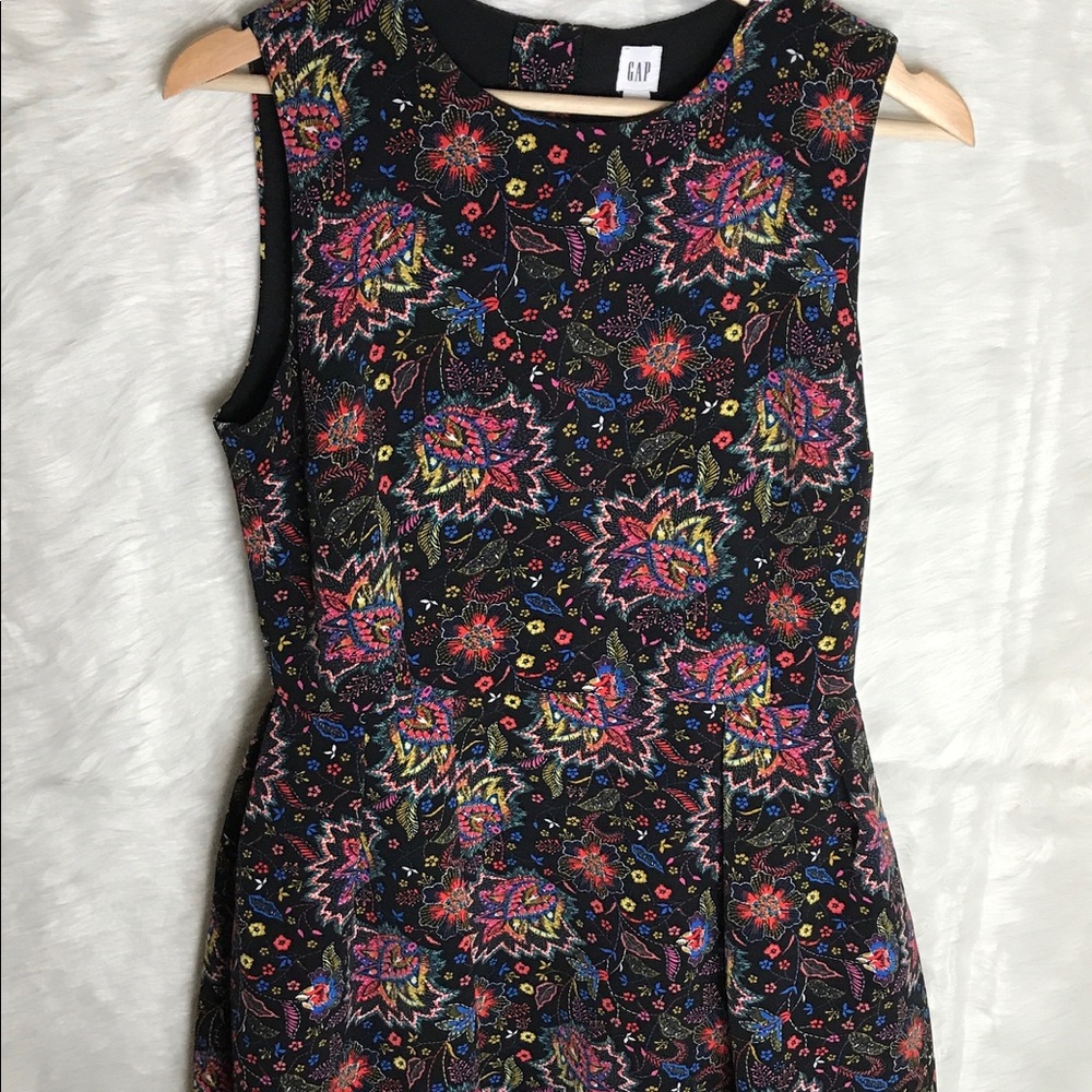GAP Floral Skater Dress with Pockets size 4